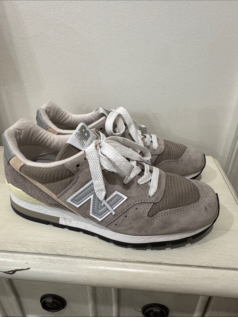 New Balance Men's Sneakers in Taupe, Beige & White